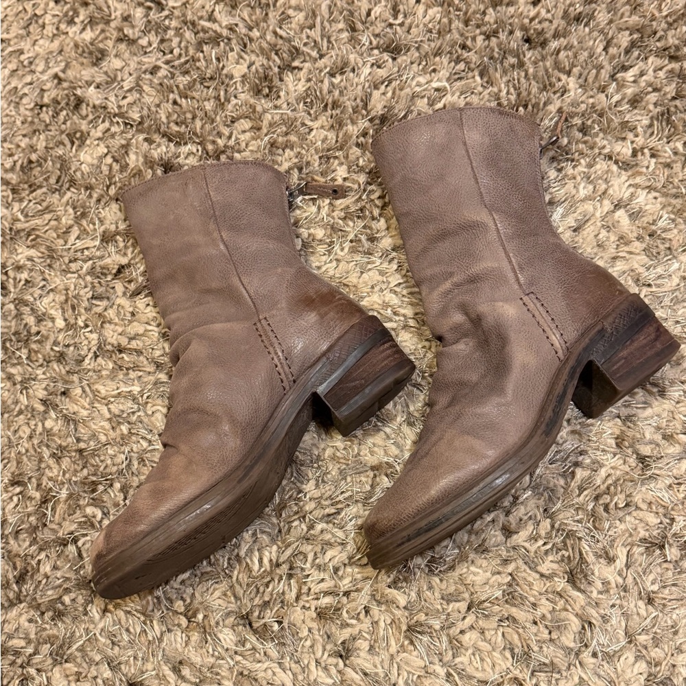 OTBT Women's Taupe Slouch Boot, Size 8.5
